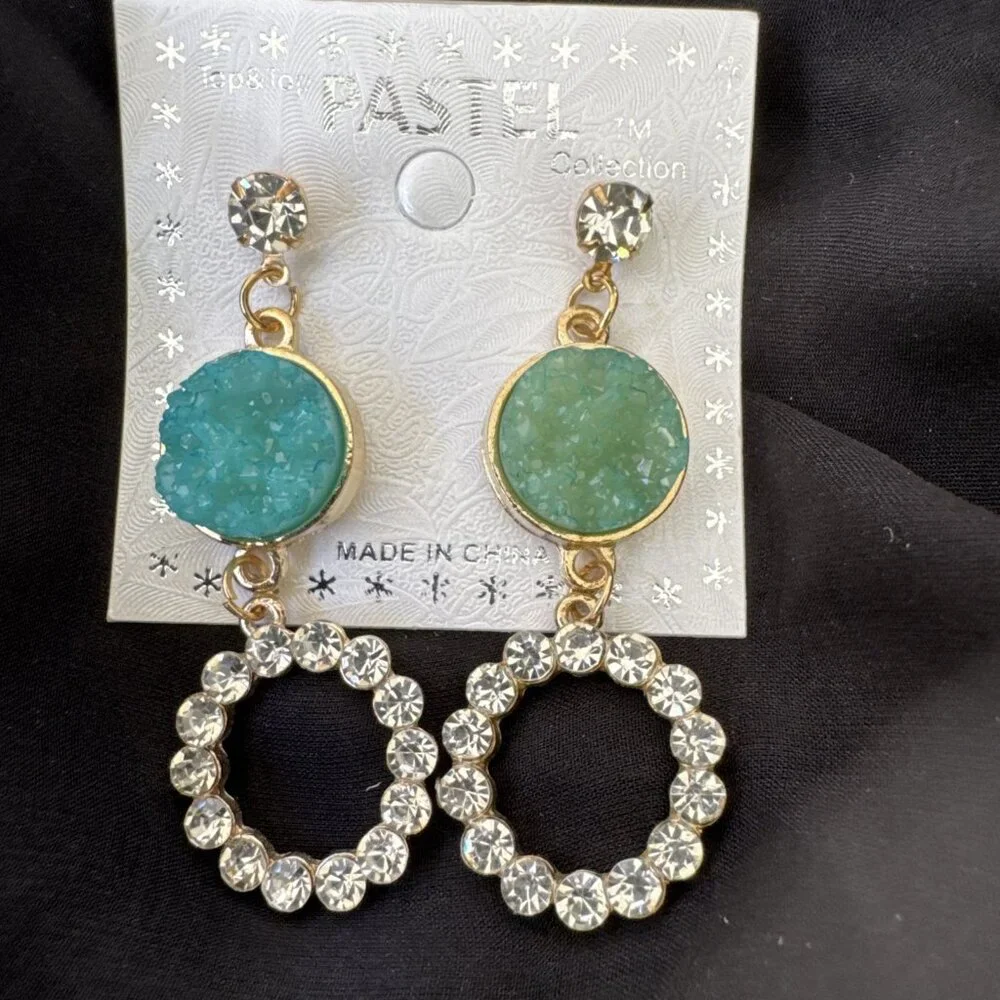 Pastel Faux Green Crystal Gold Rhinestone Earrings Dangle Drop Festive Party NEW